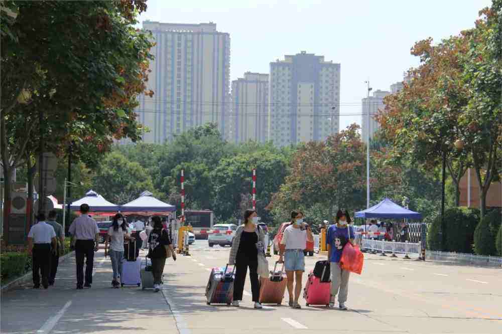 聊城大学东昌学院迎新网站(聊城东昌学院考研喜报)